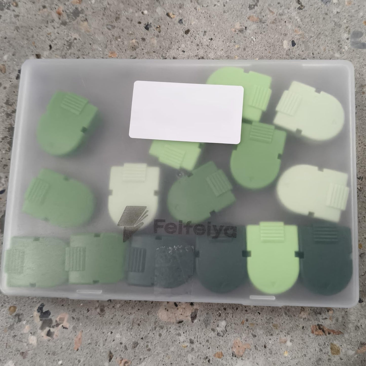 Feifeiya 15 Pcs Cubicle Clips Fabric Panel Cubicle Accessories Fabric Partition Panel Wall Clip Office Photos Wall for Notes Memos Standard Size, 40-Sheet Capacity (Sage Green)