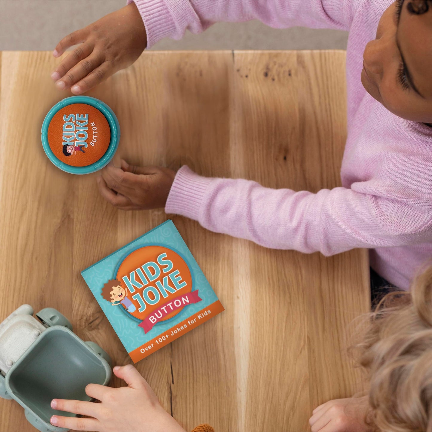 Kids Joke Talking Button with 100+ Silly Jokes | Funny Prank Gift For Children with Over 100 Family Friendly Jokes That The Whole Family Will Enjoy, Hilarious Gag Present