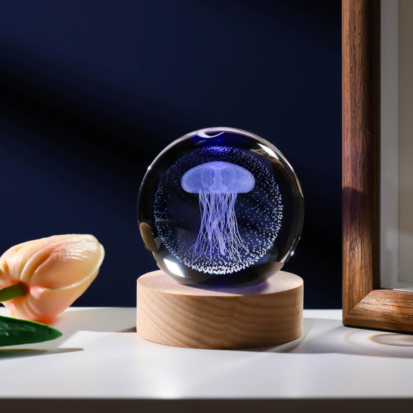 3D Jellyfish Gifts for Women - Crystals Ball 60mm Jellyfish Figurines Decor Glass Animals Figurine Keepsake Paperweight