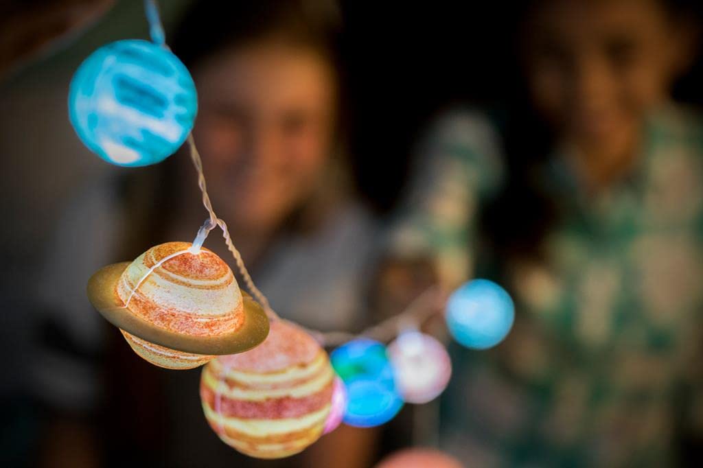 4M: STEAM Powered Kids: Solar System String Lights - Assemble & Paint Your Mini-Planetarium, LED Lights, DIY Outer Space Art & Craft Kit, Kids Ages 5+