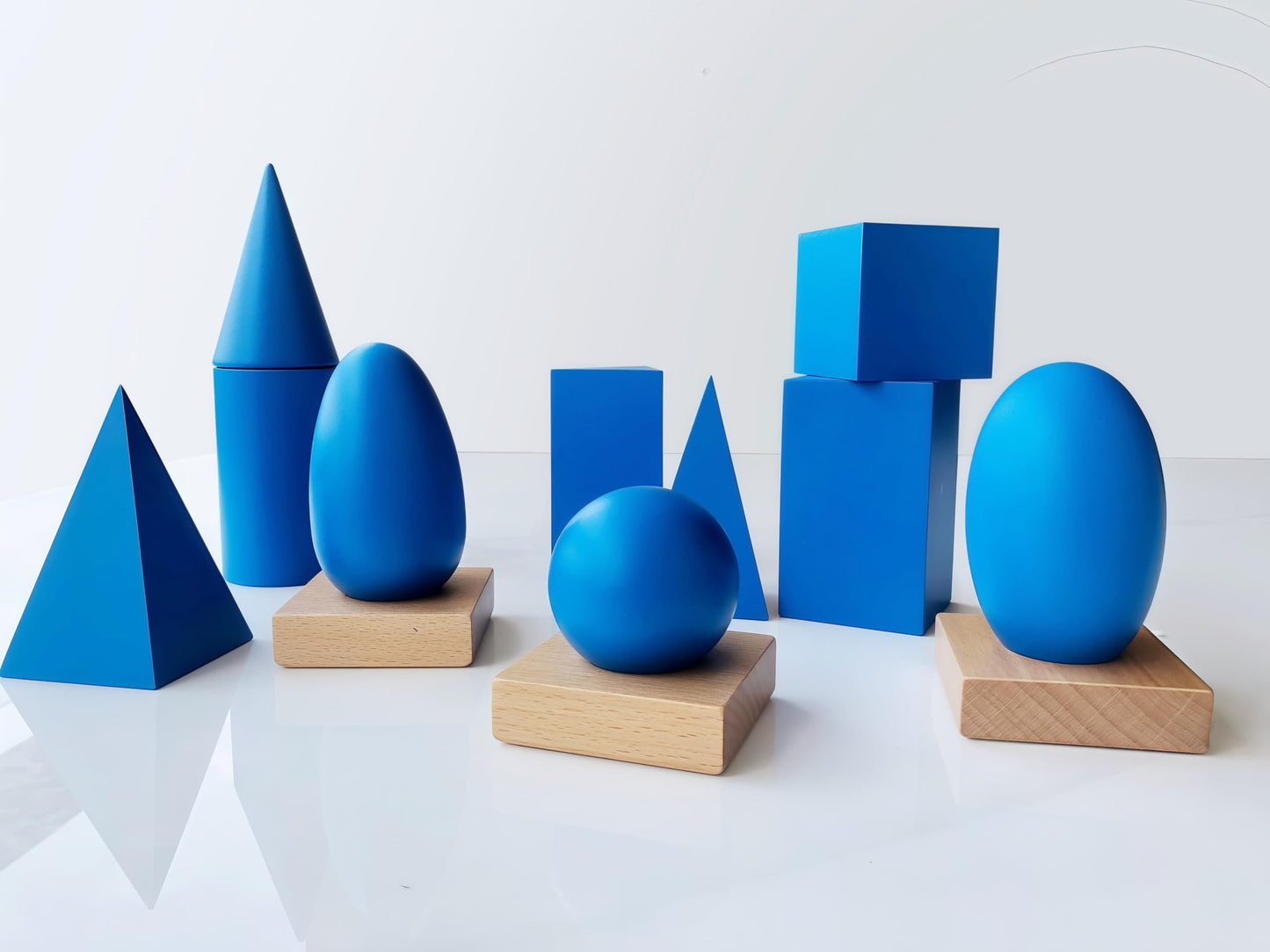 Premium Montessori Geometric Solids with Matching Cards – Solid Beechwood 3D Shapes, Plane Figures, Stands & Cards, Sensorial Geometry Materials for Spatial Awareness, Homeschool Classroom Kids 3-9