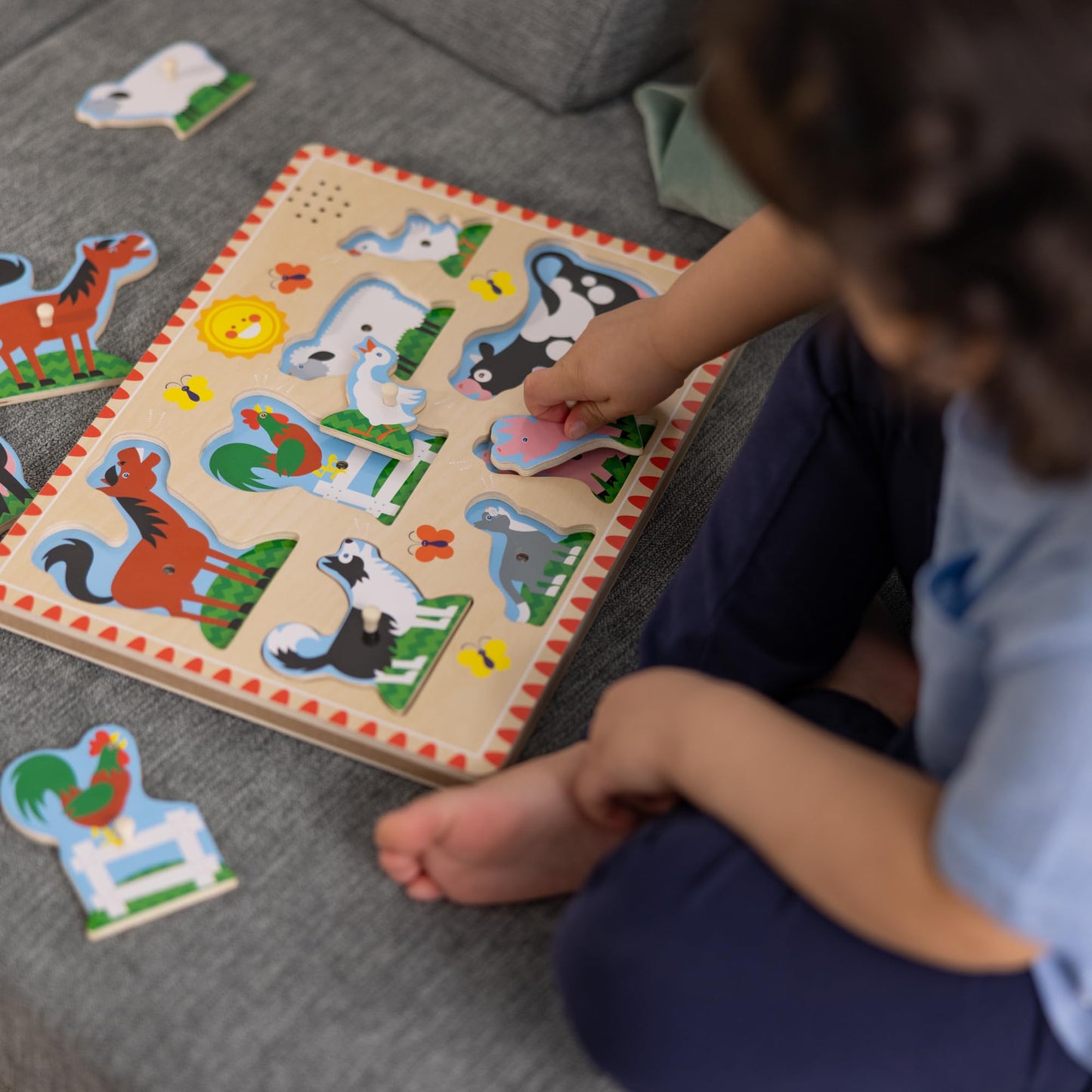 Melissa & Doug Farm Animals Sound Puzzle – 8-Piece Wooden Peg Puzzle with Light-Activated Sounds, Music Learning Toy for Toddlers and Preschoolers Ages 2+