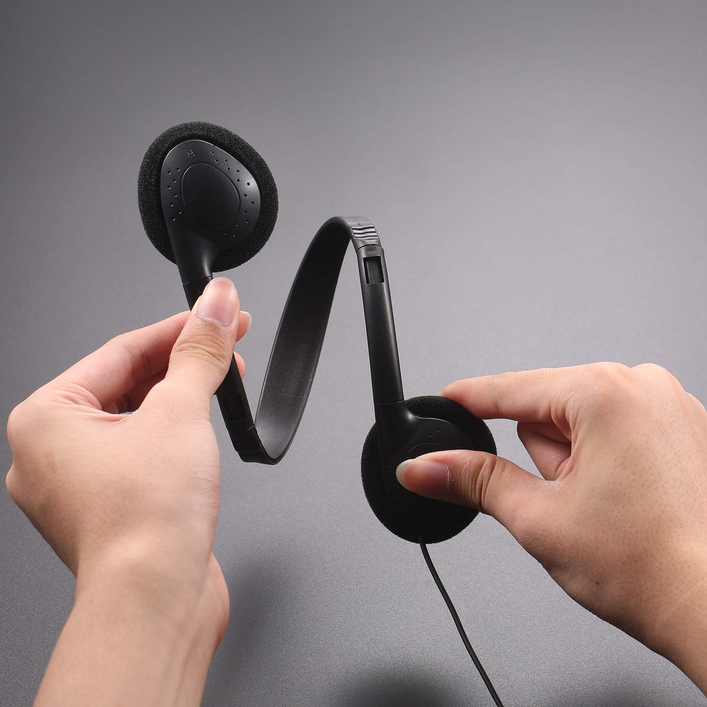 CN-Outlet 100 Pack Classroom Headphones Bulk for School Students Kids Teen Children and Adults, Wholesale Sturdy Wired Headphones Classroom Earphones (Black, 100 Pack)