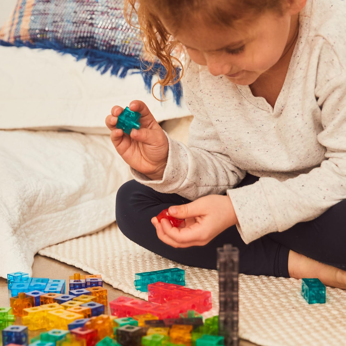 edxeducation Translucent Linking Cubes - Construction Toy for Early Math - Set of 100 - 0.8 Inch - Light Table Toy - Elementary + Preschool Learning