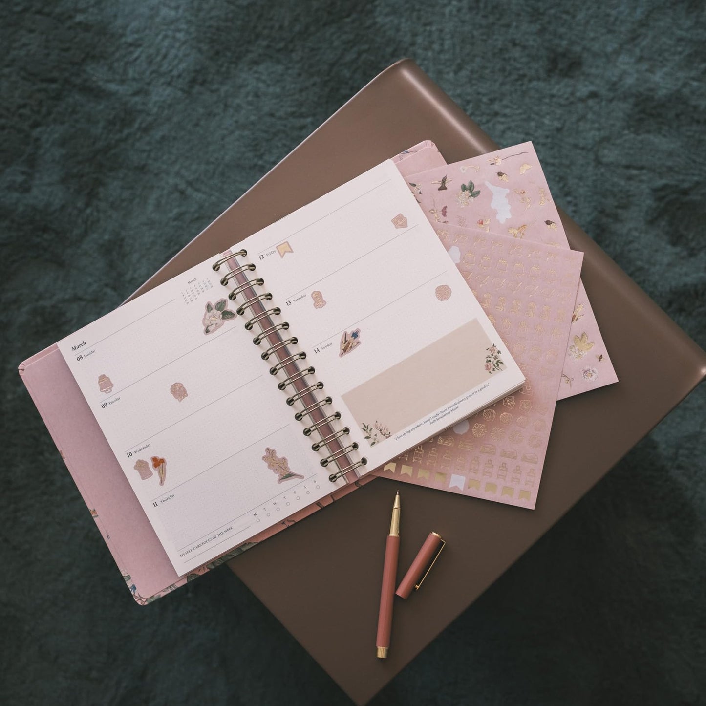 KOKONOTE Planner 2026-2027 Seasonal Flowers - Planner for Women 17 Month (Aug 26/ Dec 27) | Weekly & Monthly Academic Planner 2026-2027 | 6.4" x 7.9" | Hardcover Agenda 2026 | Thick paper 120 g/m²