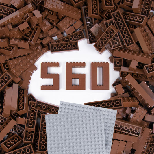 Cabeeskii Classic Building Blocks Bulk with 2 Base Plates, Building Bricks in 7 Size and 8 Color, Compatible with All Major Bricks, for Kids & MOC Lovers (Brown, 560PCS)