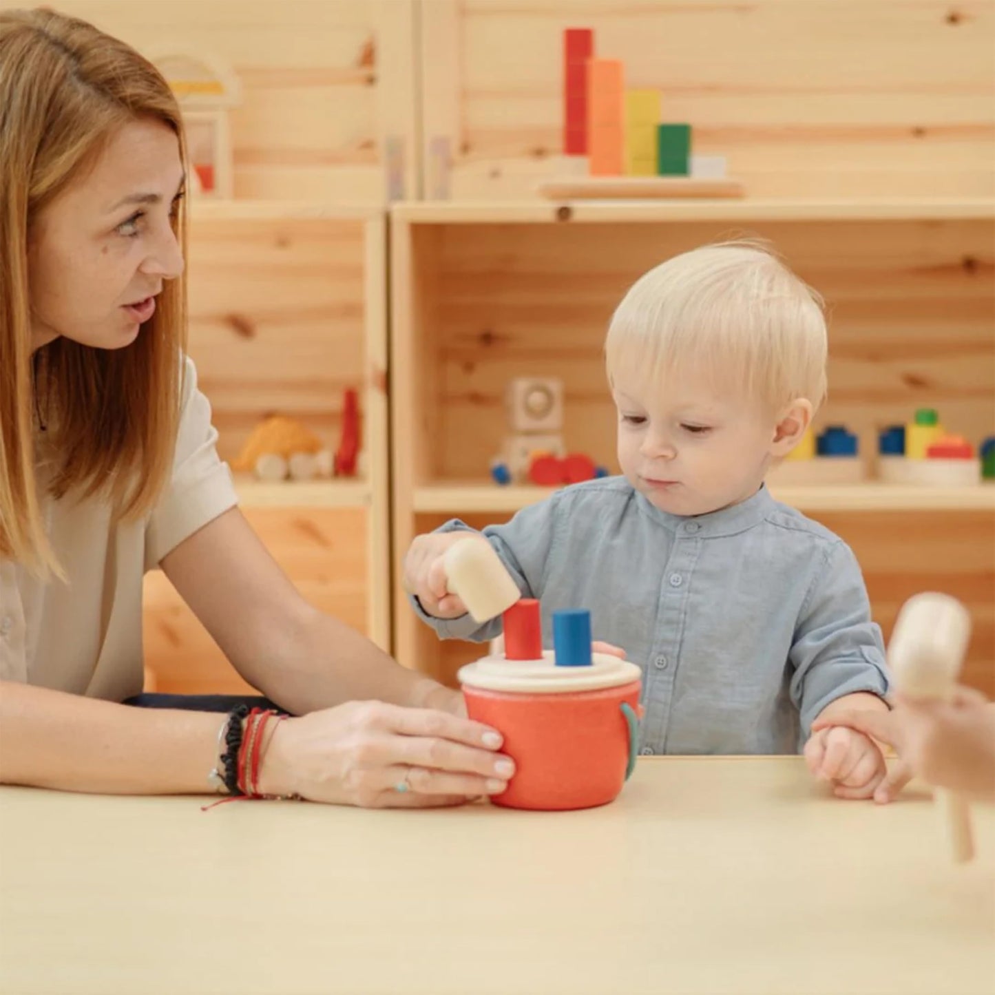PlanToys® Hammering Peg Bucket | Montessori Wooden Hammering Toy for Toddlers 12M+ | Develops Hand-Eye Coordination, Fine Motor Skills & Problem-Solving | Includes Pegs & Hammer