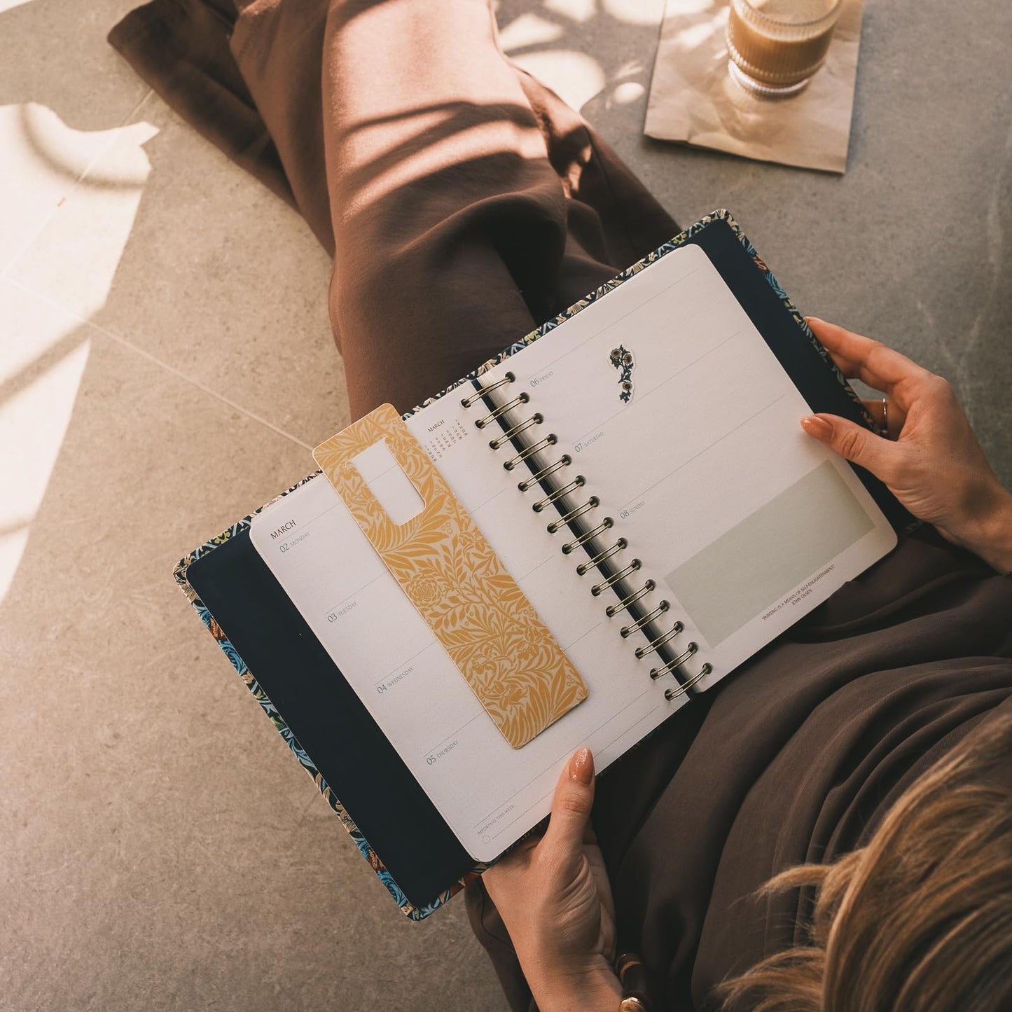 KOKONOTE Planner 2025-2026 William Morris Wall Art - Planner for Women 17 Month(Aug 25/ Dec 26) | Weekly & Monthly Academic planner 2025-2026 | 6.4" x 7.9" | Hardcover Agenda 2025 | Thick paper 120 g/m²