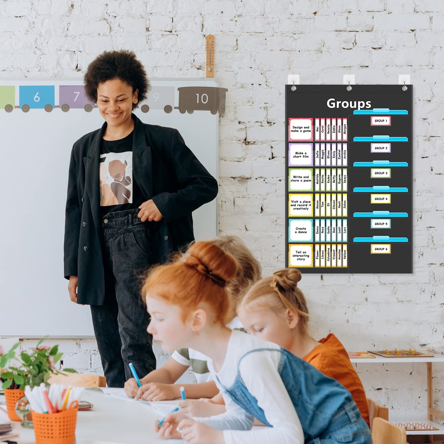 REGELETO Small Group Management Pocket Chart with 96 Cards Classroom Jobs Chart Small Group Organizer and on Task for School Teacher Homeschool Learning Supplies (Black)