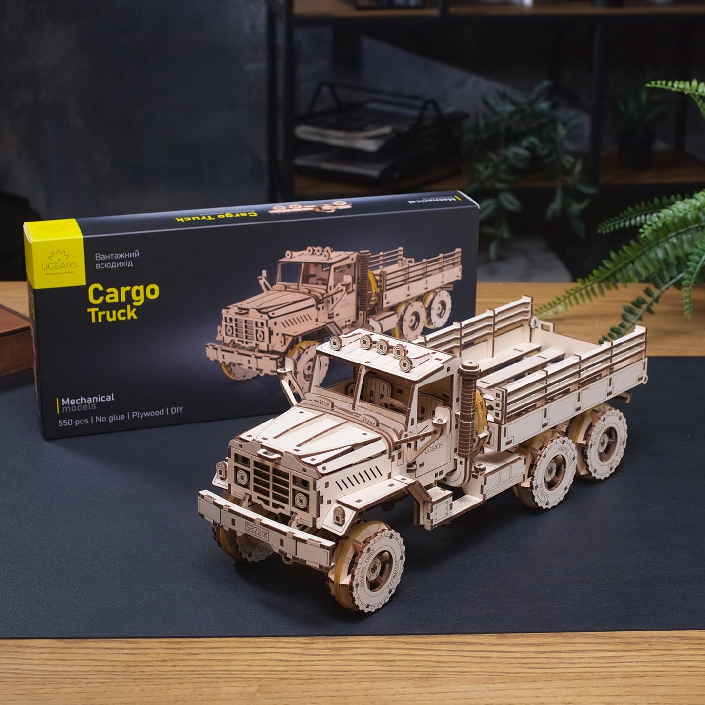UGEARS Cargo Truck 3D Wooden Puzzles for Adults - Wooden Model Kits for Adults Cars Kits for Adult Puzzle Model Truck Kits Mechanical Models Brain Teaser, Hobby Set