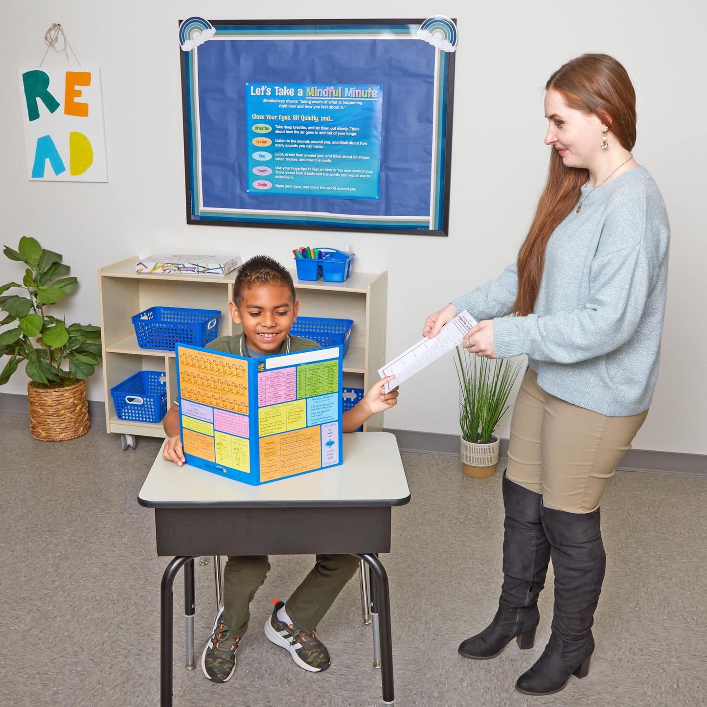 Really Good Stuff Common Core Resource Folders - Fourth Grade - 12 folders