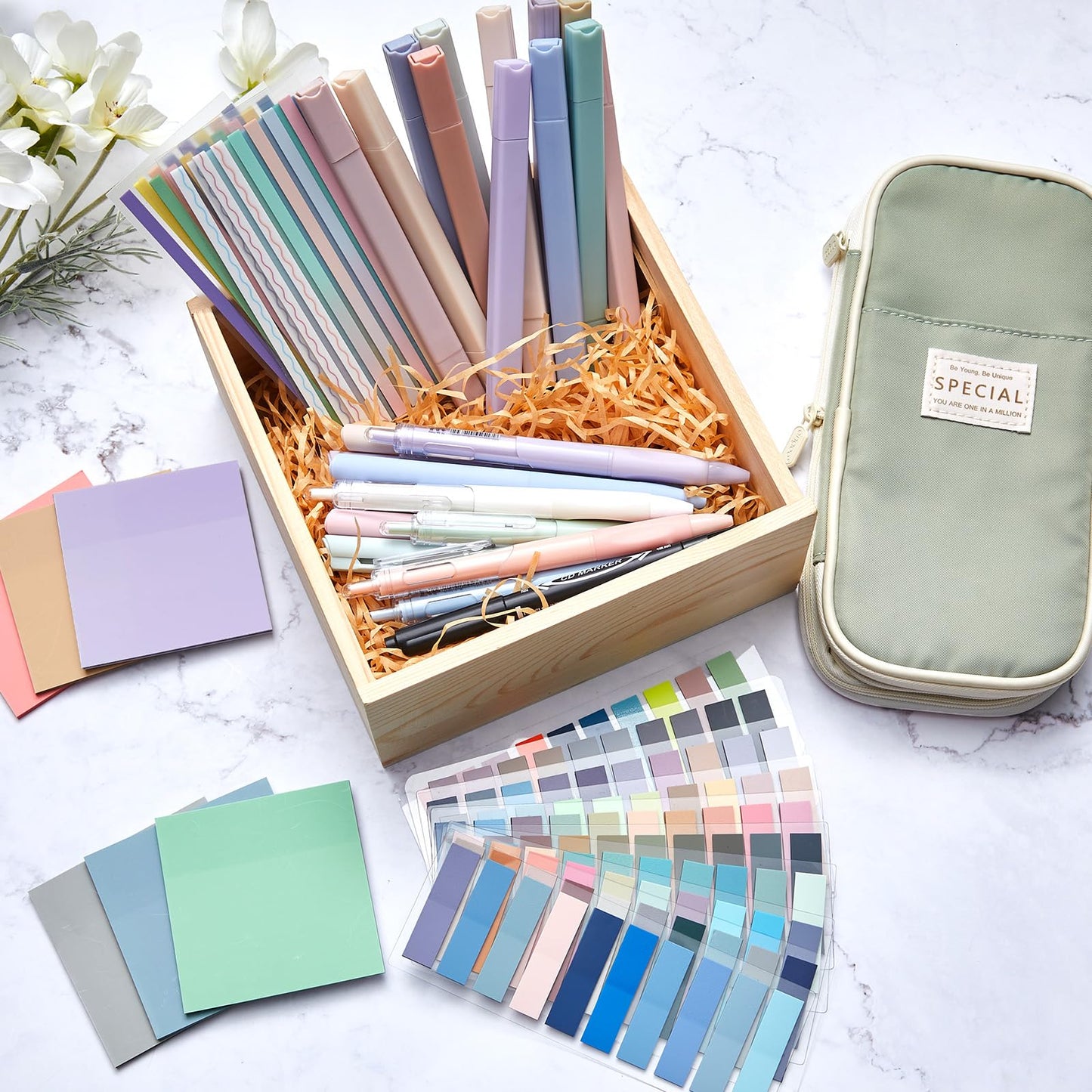 Trandraft 135 Pcs Book Annotation Kit with Pencil Case, 12 Pastel Highlighters, 11 Gel Pens, Fine Marker, 300 Transparent Sticky Notes, 2640 Index Tabs, Bible Study Supplies Kit(Classic,Light Green)