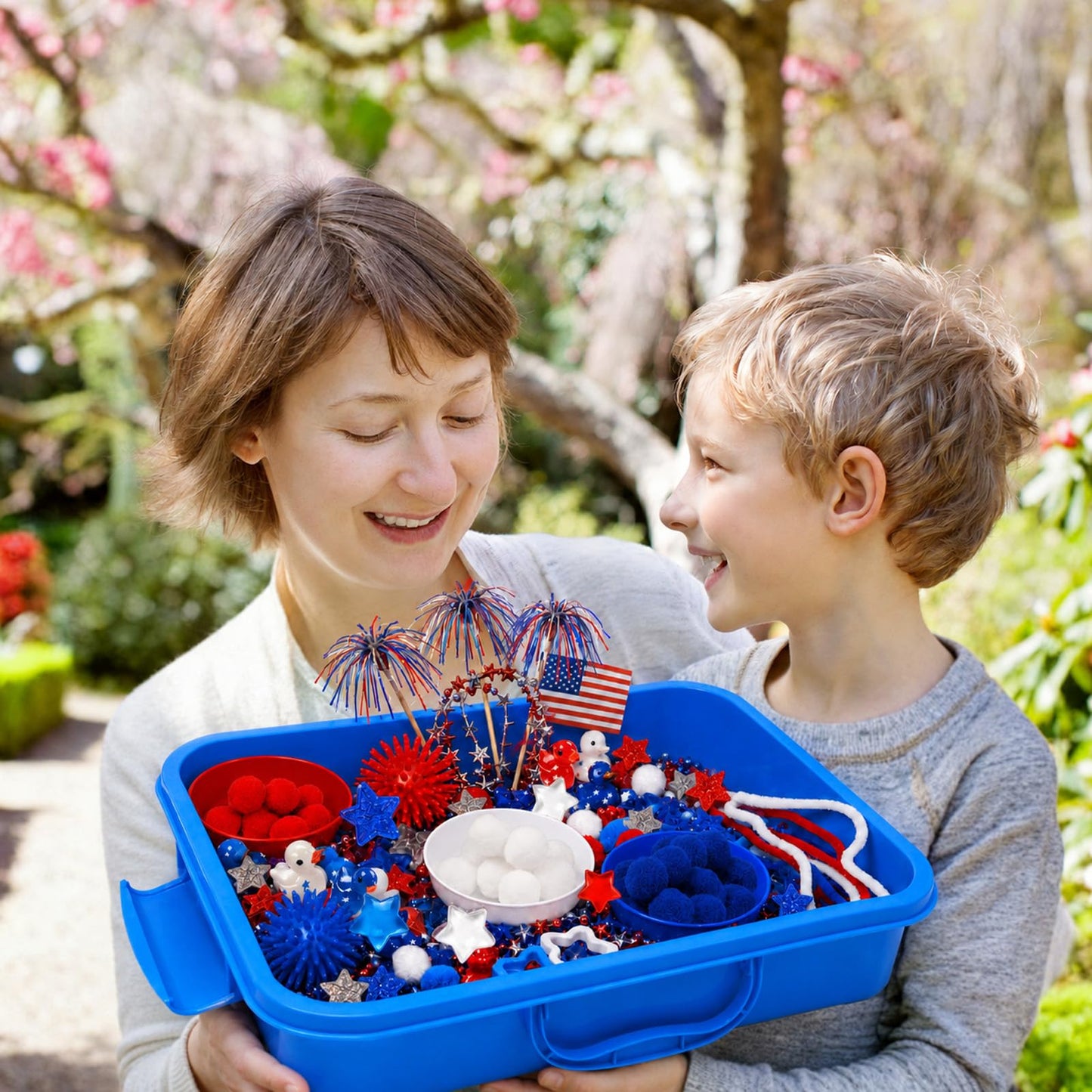 Cinrobiye 186 Pcs 4th of July Sensory Bin Fillers Set, Independence Day Sensory Bin Activity Kit with Storage Box, Sensory Bin Supplies, Fourth of July Crafts, Patriotic Party Activities