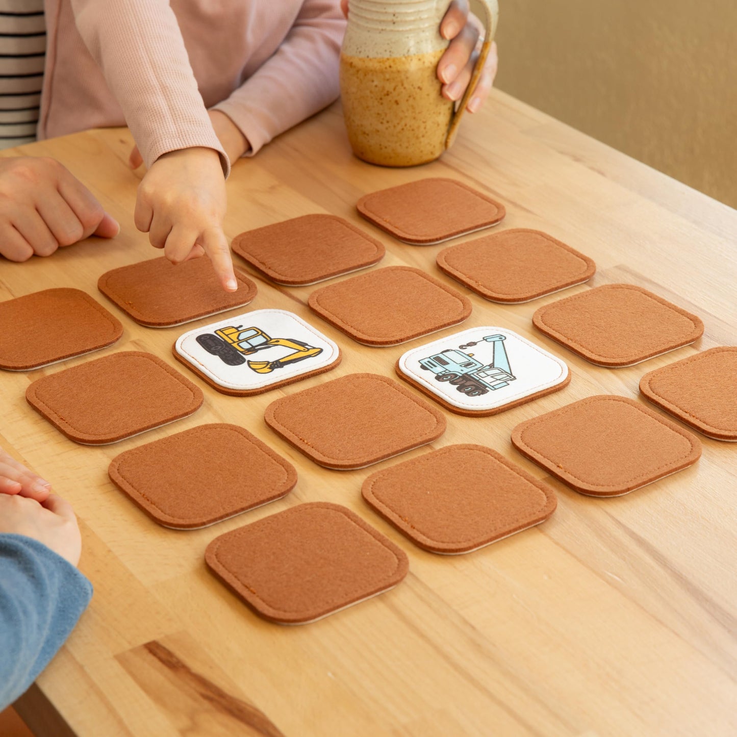 Felt Construction Matching Game for Toddlers – Truck Memory Game & Flash Cards – Soft and Safe for Ages 1+ – Montessori Preschool Learning Activity – Educational Construction Toy for Boys & Girls