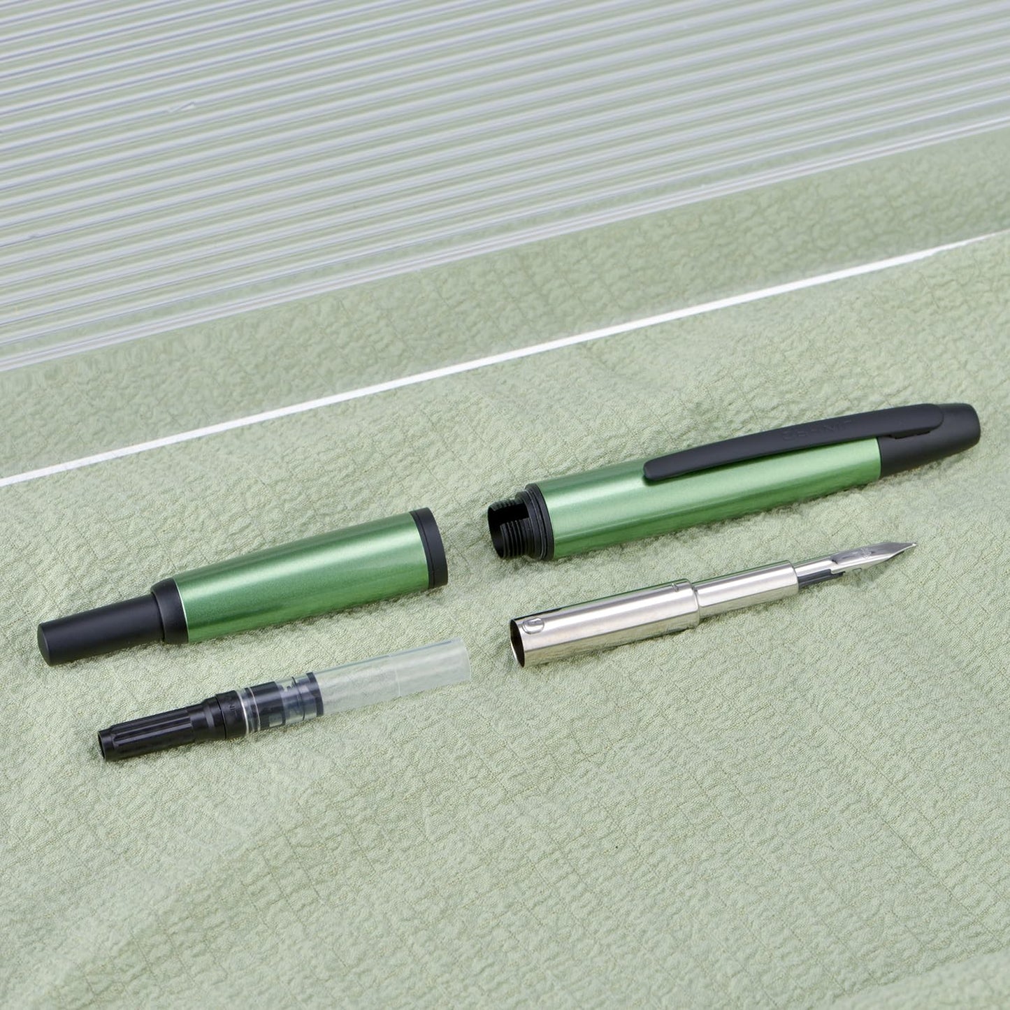 Jinhao 10 Press Fountain Pen with Box, Sea Pine Green Retractable Extra Fine Nib with Ink Converter Set (Black Clip)