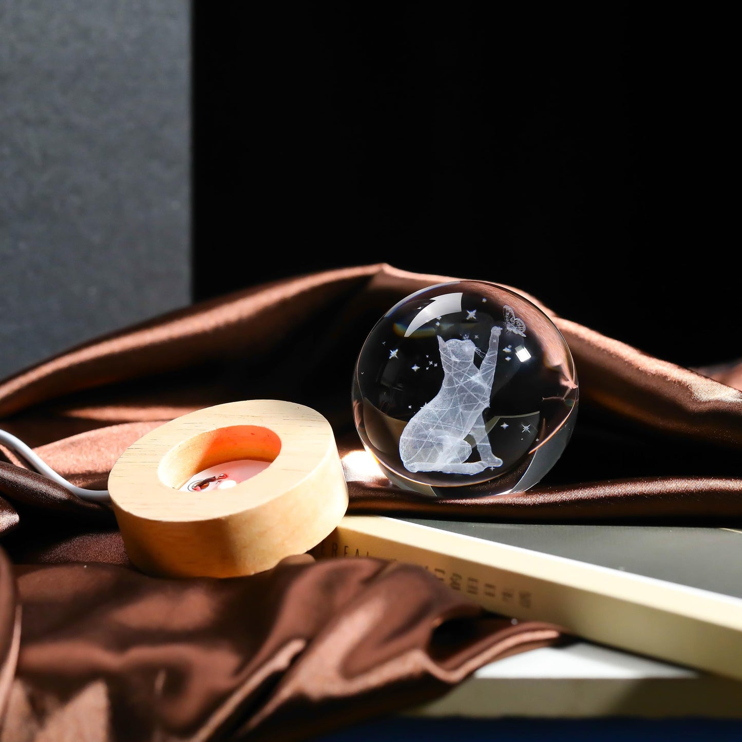 3D Cat Crystals Ball - Glass Cat Figurines & Decor for Room, Birthday or Keepsake