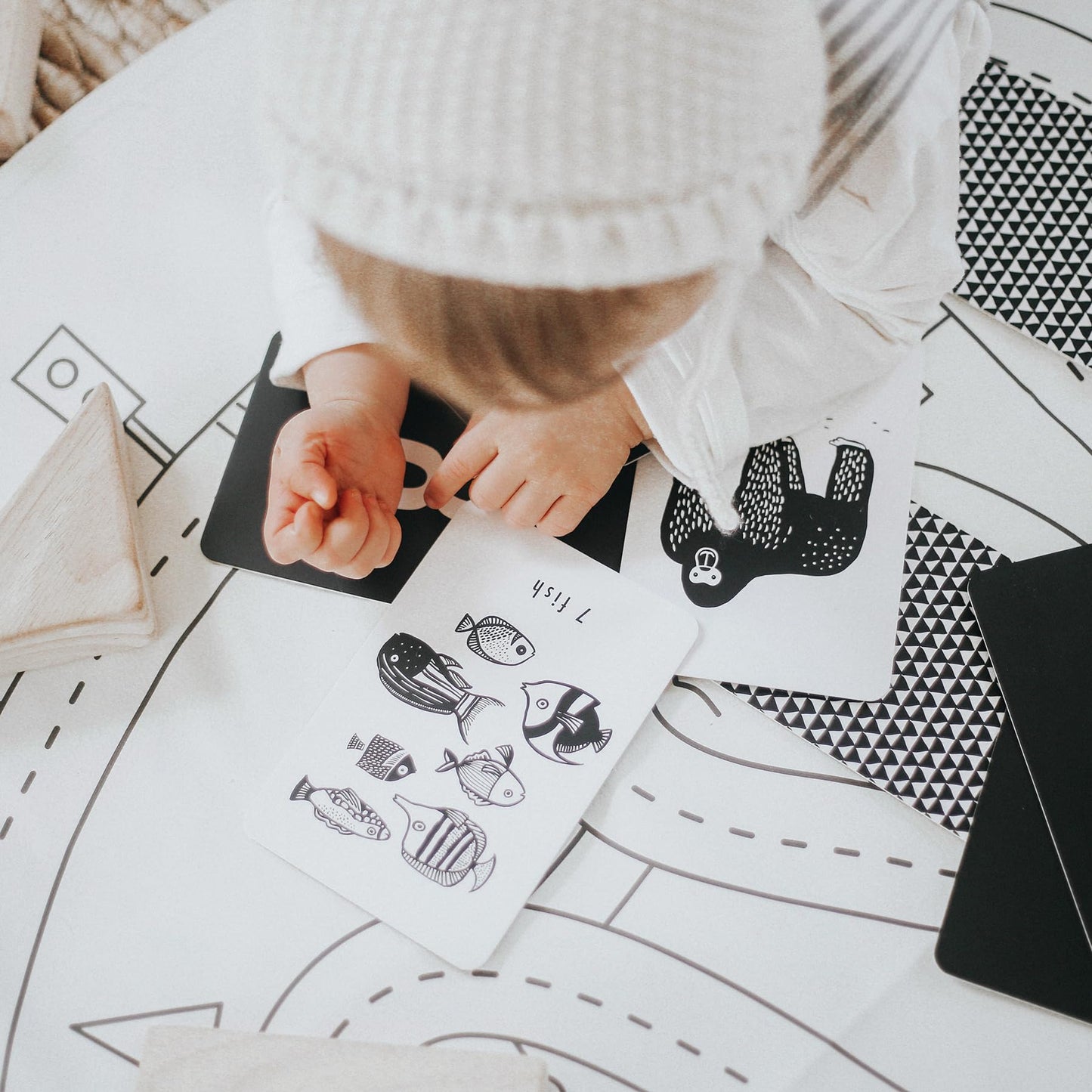 Wee Gallery Educational Flashcards for Babies, Double Sided Black and White Learning Flash cards, Nature Number Cards for Visual Stimulation and Cognitive Development of Infants and Toddlers