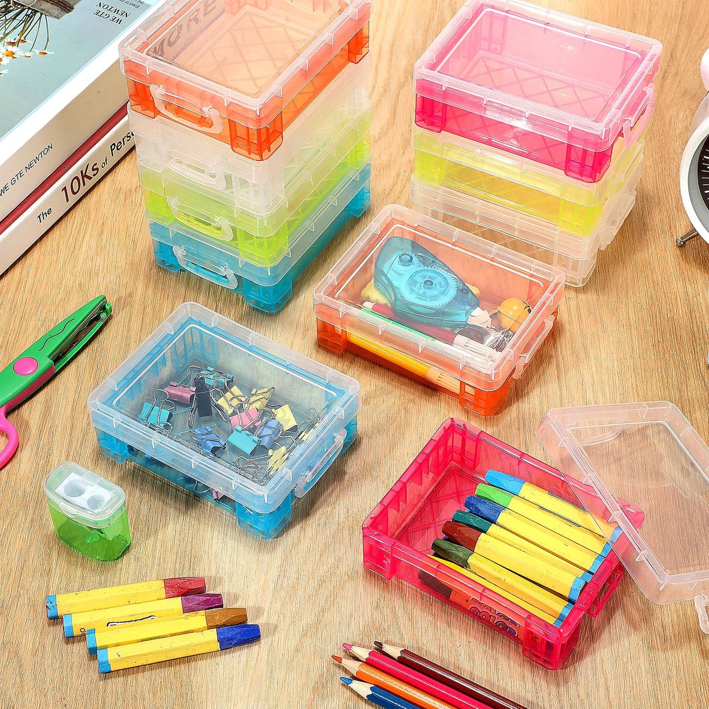 Suzile 32 Pcs Plastic Crayon Box with Snap Lids Bulk Stackable Crayon Storage Box Pen Pencil Container for Organizer Craft School Classroom Office Supply (Clear, Red, Blue, Green, Orange)