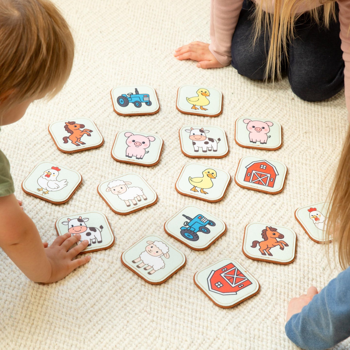 Peapod Play Felt Farm Matching Game for Toddlers – Farm Animal Memory Game & Flash Cards – Soft and Safe for Ages 1+ – Montessori Preschool Learning Activity – Educational Farm Toy for Boys & Girls