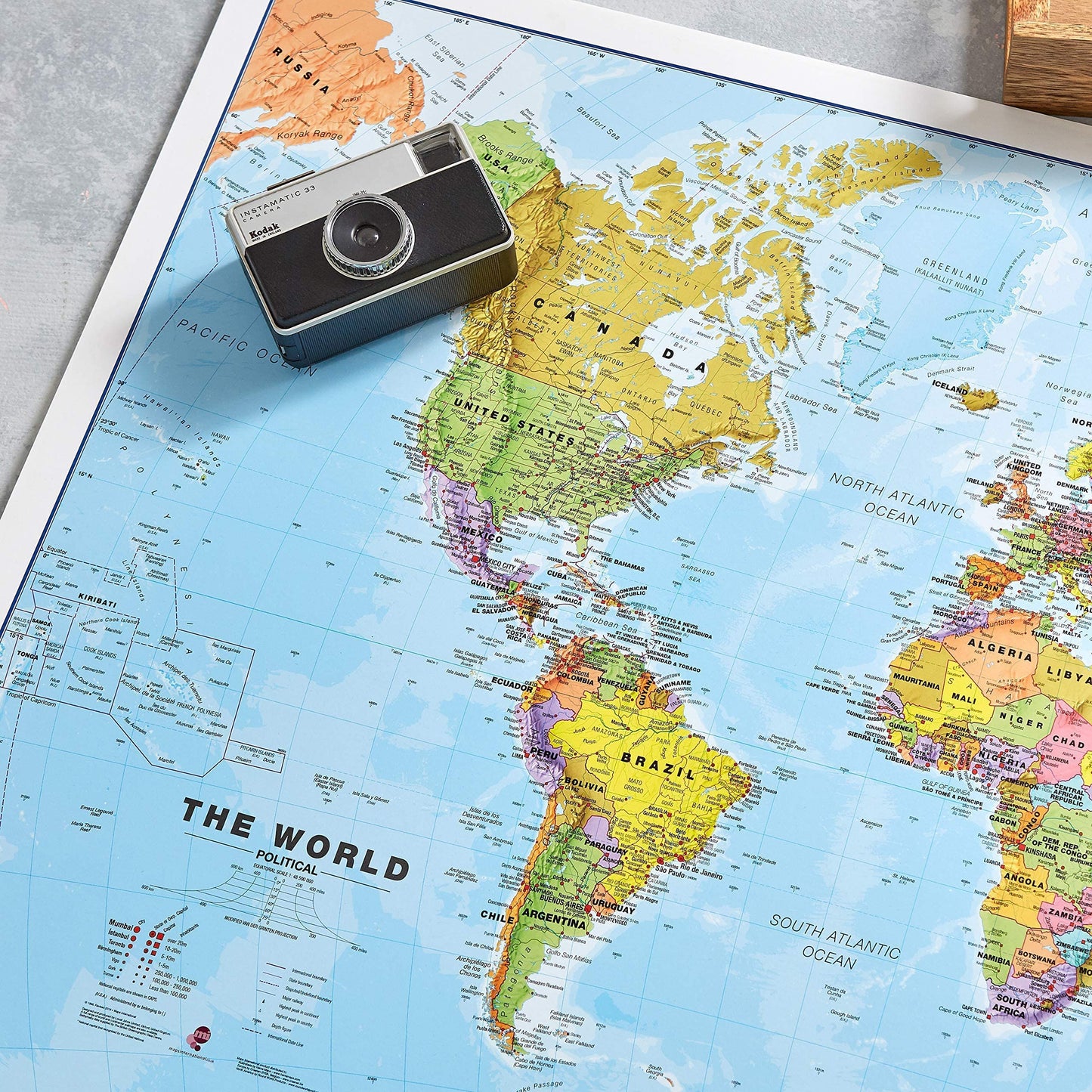 Giant World MegaMap, Large Wall Map (World Map with Flags - 23 x 33cm)