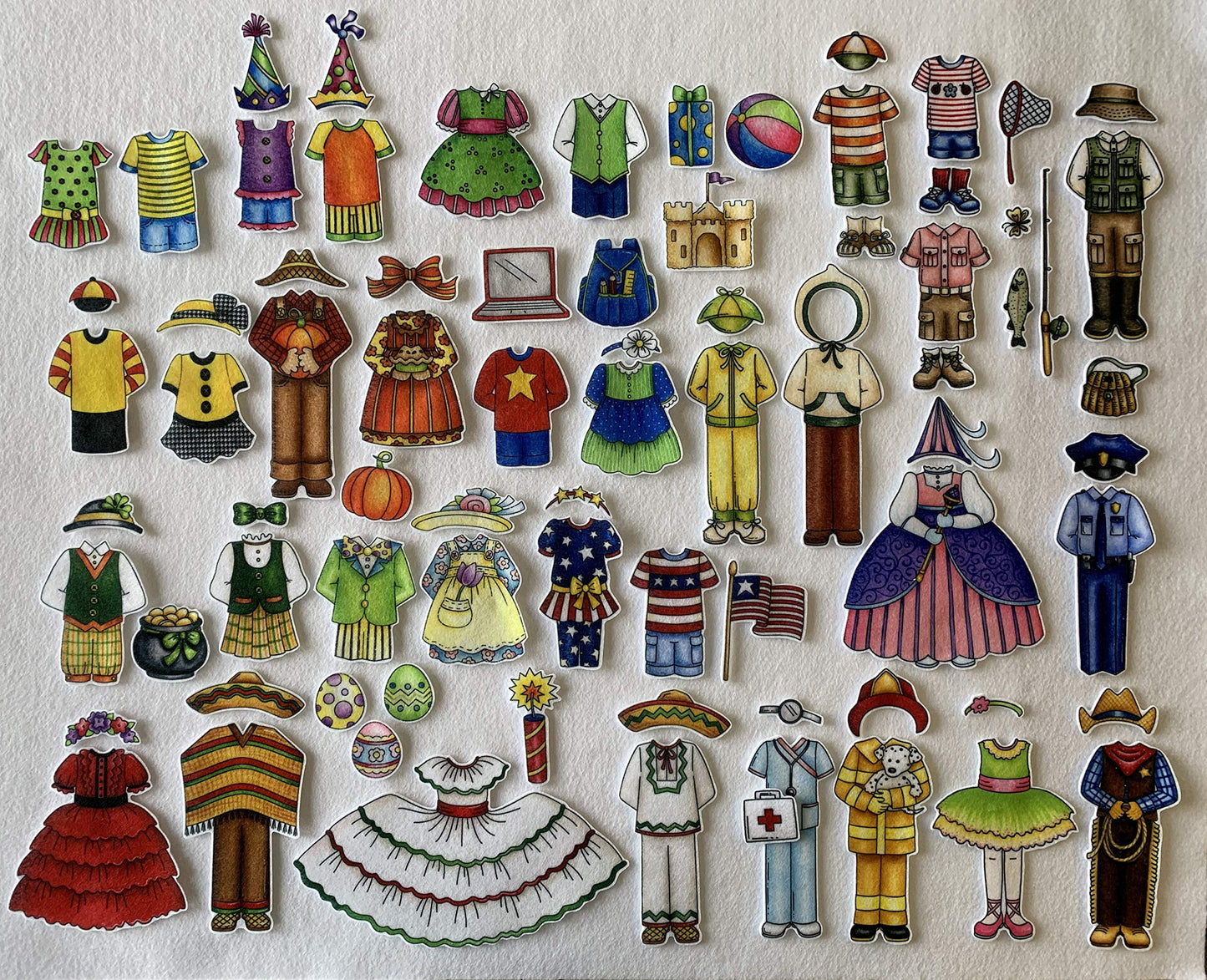 Dress Up Felt Doll Set 8 Dolls + 78 Pieces Flannel Board Boys & Girls Story Playboard